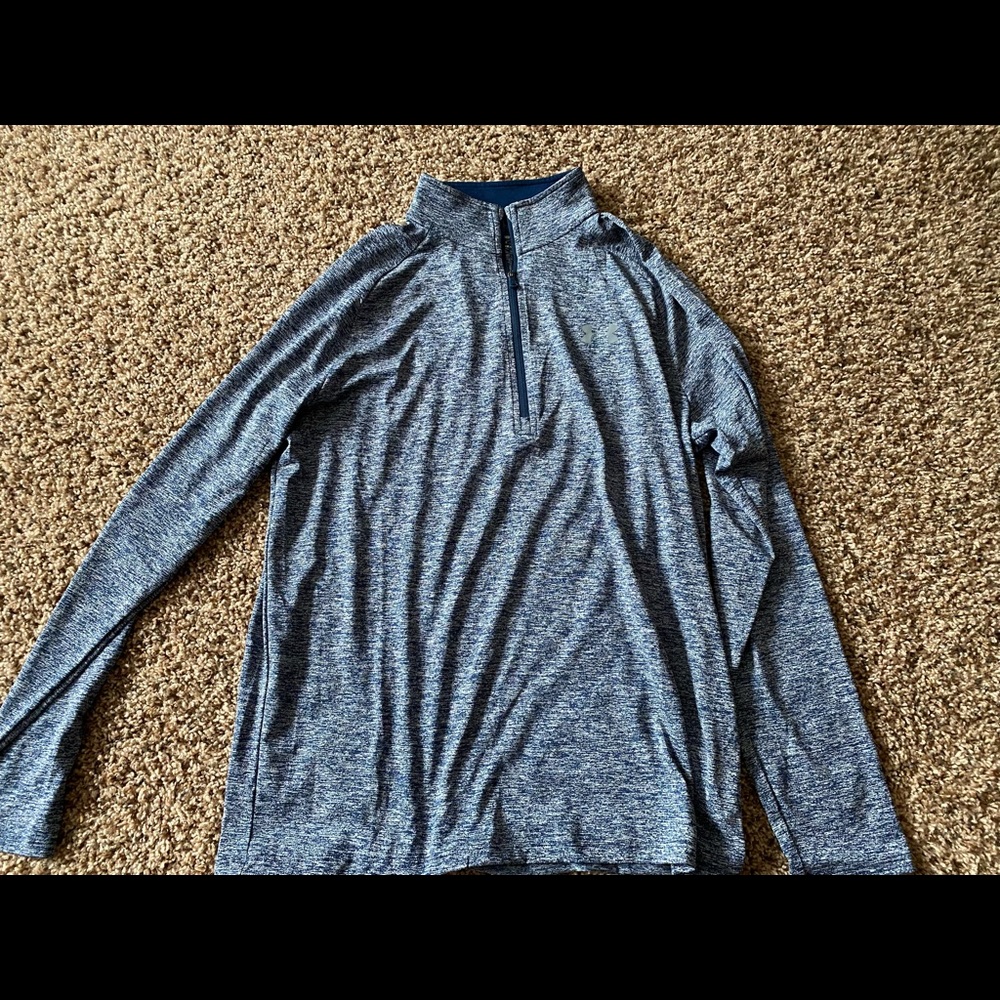 Mens lightweight heatgear Under Armour 1/4 zip.  Size medium.